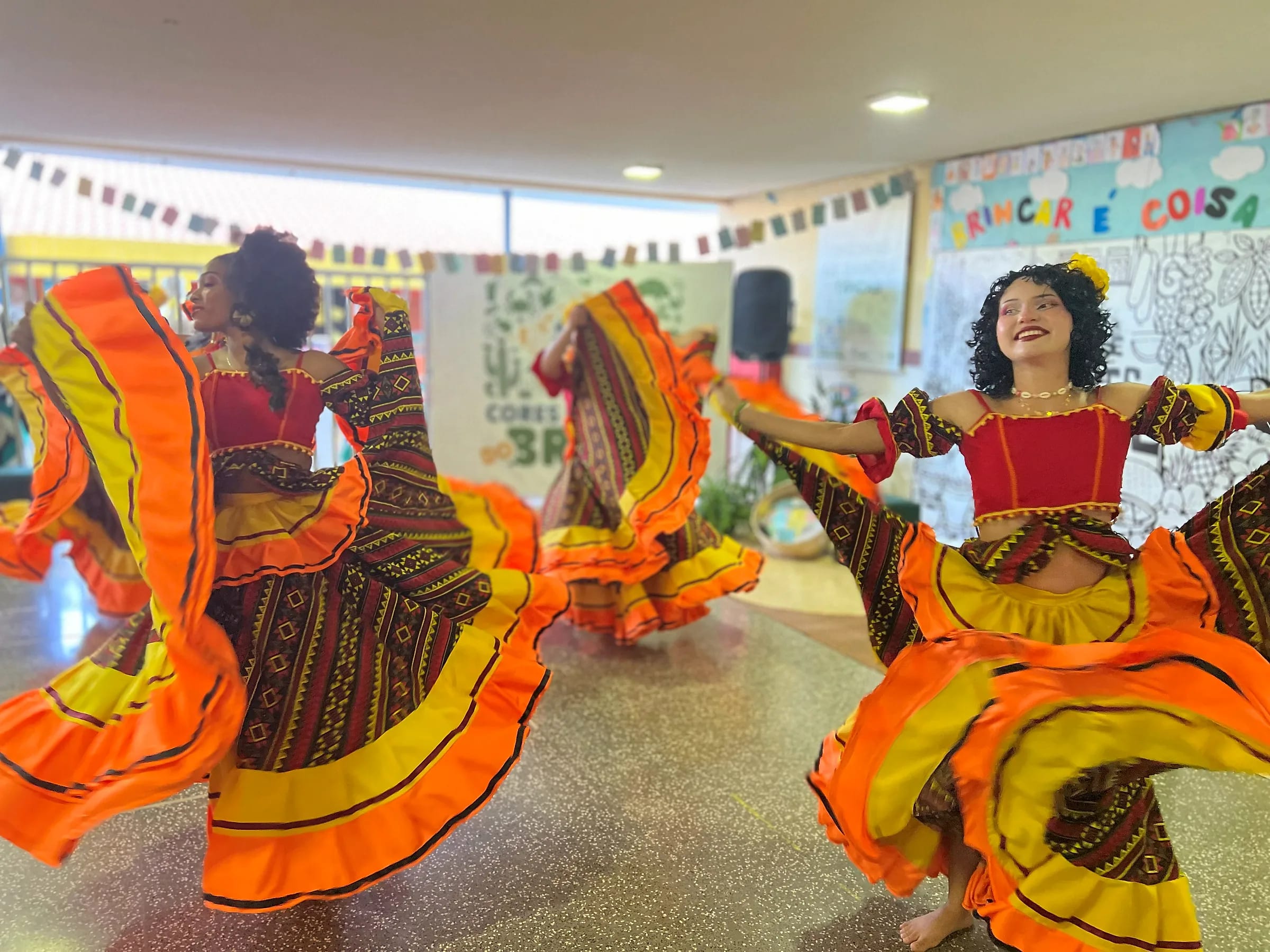 Capa da apresentação em Centro de Educação Infantil Parque dos Ipês